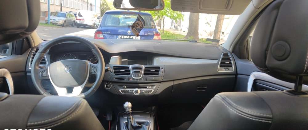 Renault Laguna cena 29500 przebieg: 189000, rok produkcji 2011 z Piastów małe 106